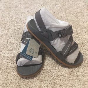 NWT Men’s Chaco Shoes